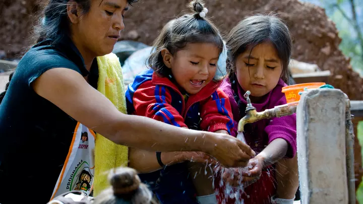 Peru: Verbesserung der Klimaanpassungsfähigkeit der Familien im Andenhochland (Acoria und Paucara) durch Bewässerungsanlagen für die landwirtschaftliche Produktion