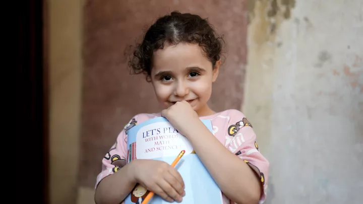 Bildung kaum och bezahlbar: Ein von World Vision unterstütztes Mädchen im Libanon